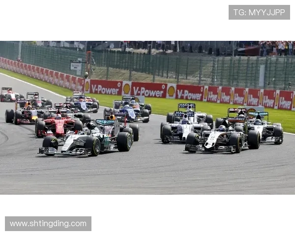 F1车队动态：梅赛德斯与法拉利竞争激烈 新赛季布局引关注