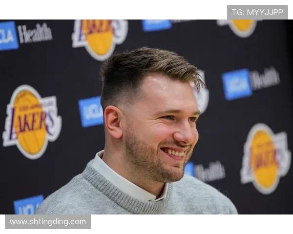 围绕NBA爵士重建之路解析阵容年轻化与未来竞争力展望方向思考